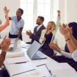 Efficacité au travail dans une ambiance de joie