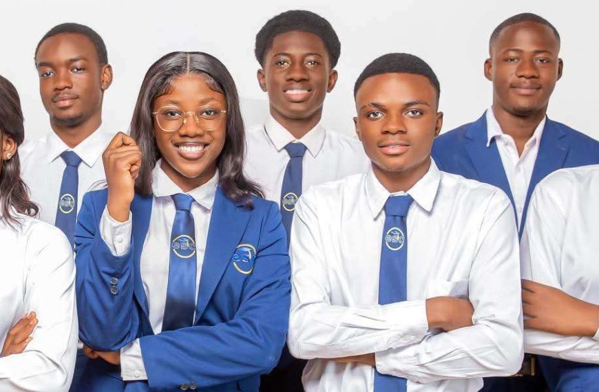 Choisir ESC-Ouaga pour réussir dans un cadre professionnel, la fierté de ces étudiants.