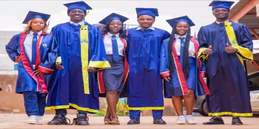 A Esc ouaga, nous formons les leaders de  demain.