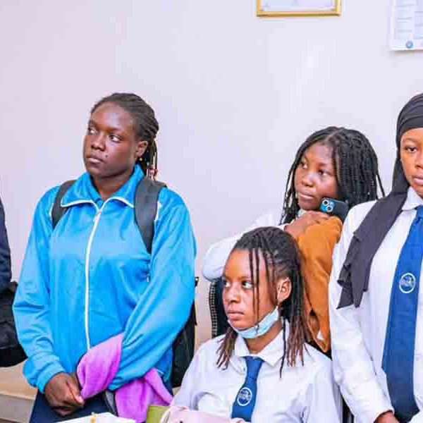 Etudiants d esc ouagadougou en reunion